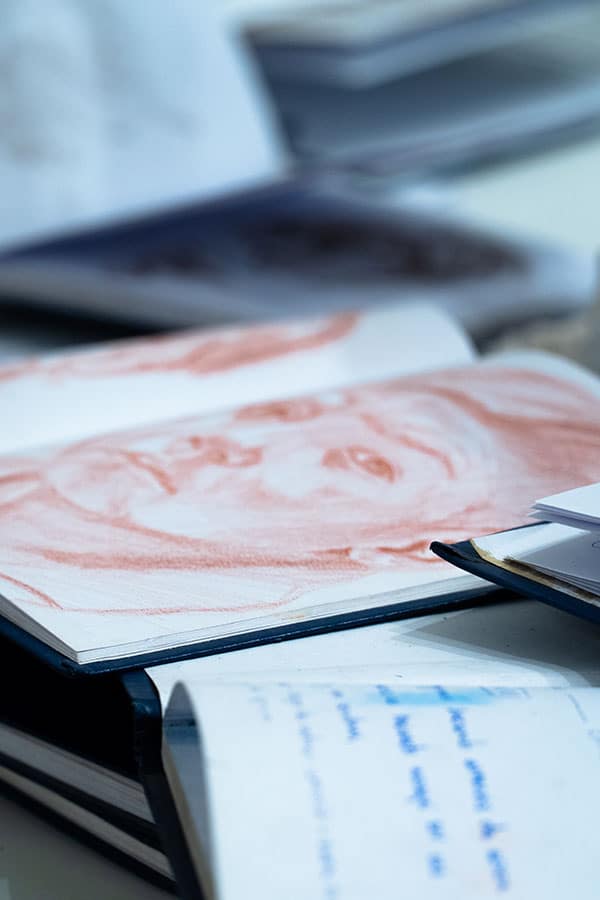 Dibujo realizado con lapicera de gel en cuaderno y que forma parte de la instalación Inacabado de Nazareno Di Biasse.